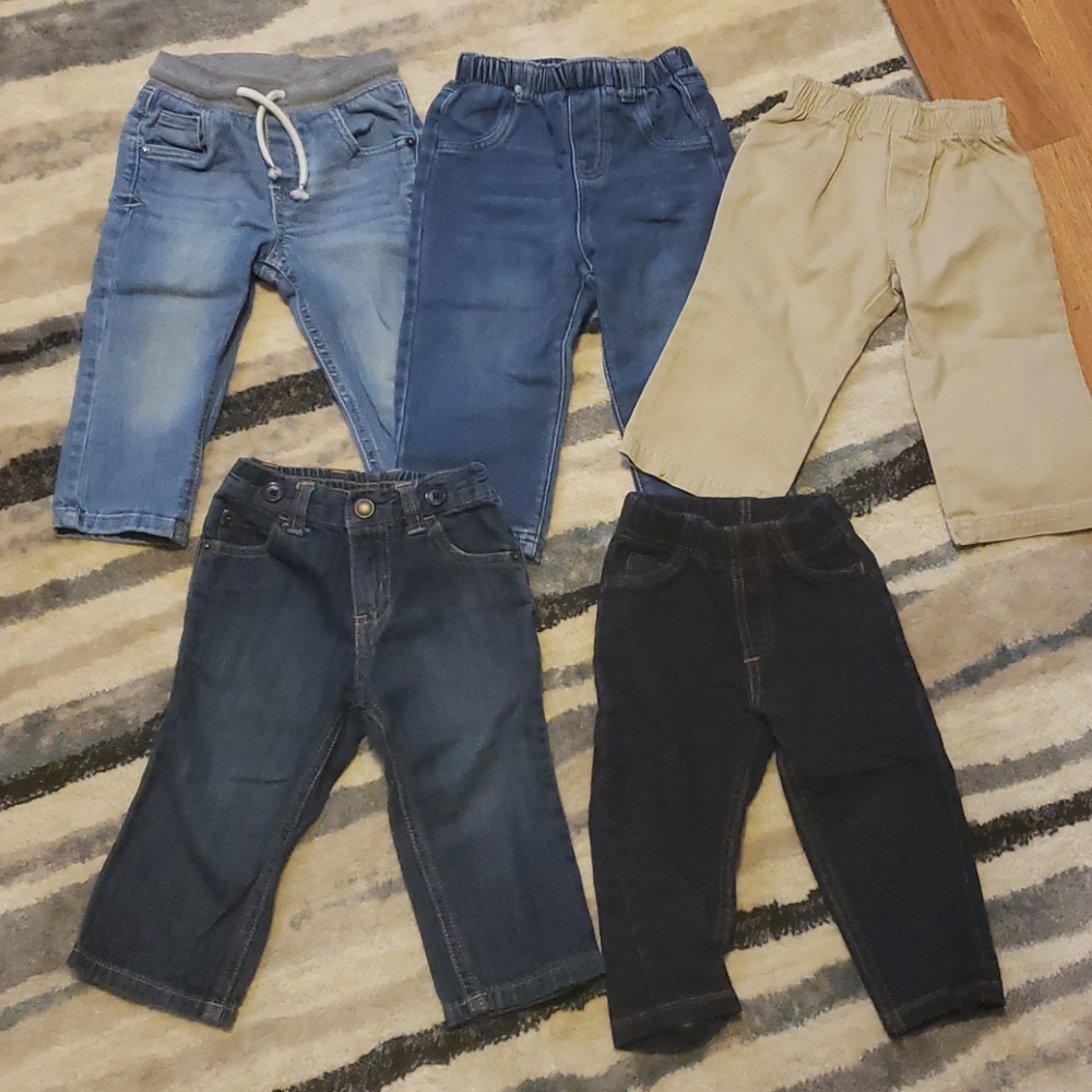 Lot of 12-18 month boys Jeans.  5 pieces.